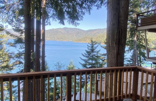 Clarksville Apartment | Luxe studio “Blue Hayden”with Hayden Lake access