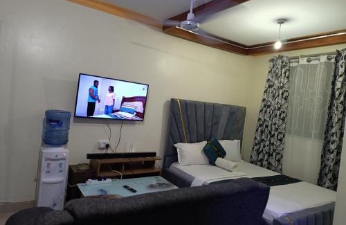 Mtwapa Bed & Breakfast | Luxe tavern and grills