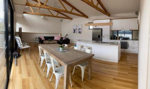 Inverloch House | Luxe Townhouse 2