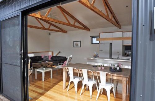 Inverloch House | Luxe Townhouse 2