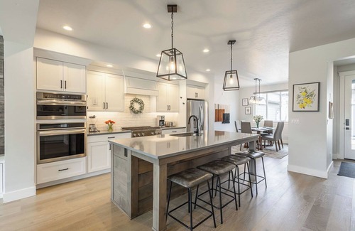 Harris Ranch House | Luxe Townhouse with Fire Pit Close to Micron
