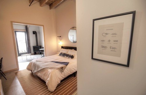Astoria Hotel | Luxe Trolley View King Room at Bowline Hotel, Pet-friendly