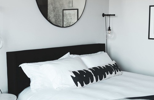 Astoria Hotel | Luxe Trolley View King Room at Bowline Hotel, Pet-friendly