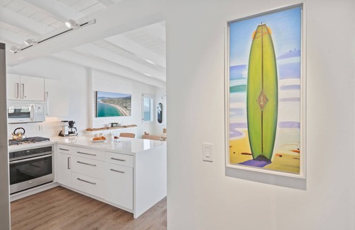 Montecito House | Luxe Upper Beachfront Bliss with Balcony and Unobstructed Ocean Views!