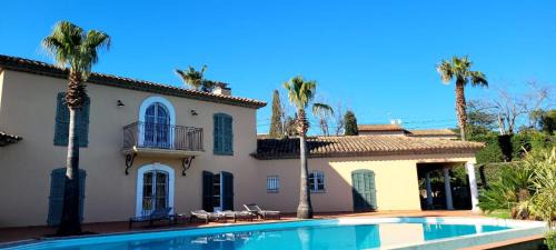 Sainte-Maxime - Saint-Tropez Villa | Luxe Villa in Grimaud