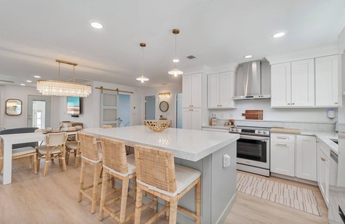 Naples Park House | LUXE: Walk to Beach - Designer 4BR w/Pool & Spa