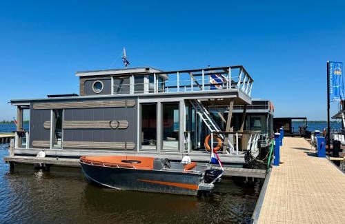 Offingawier House | Luxe Watercottage - Houseboat Toplocatie Waterrijck Sneekermeer