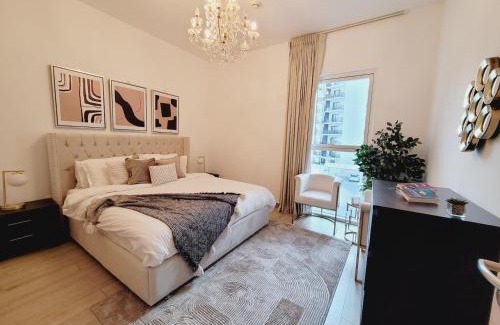 Abu Dhabi Apartment | Luxe Waterfront 1br, Yas Canal Views! Pool, Park