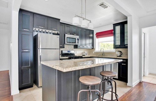 Westchester House | Luxe Westchester 4BR w/Backyard & W/D, near Shops & Bars, by Blueground