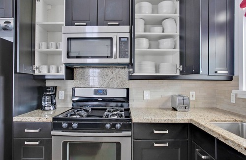 Westchester House | Luxe Westchester 4BR w/Backyard & W/D, near Shops & Bars, by Blueground
