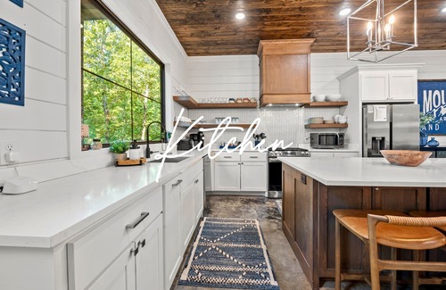 Broken Bow Cabin | Luxe Woodland Escape with Hot Tub, Fire Pit, Games