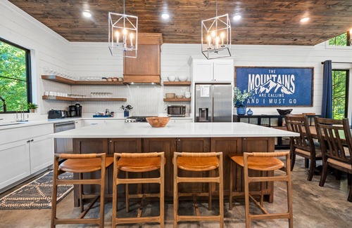 Broken Bow Cabin | Luxe Woodland Escape with Hot Tub, Fire Pit, Games