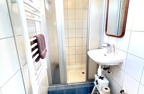Grou Boat Rental | Luxe Woonboot op Eiland met Sloep