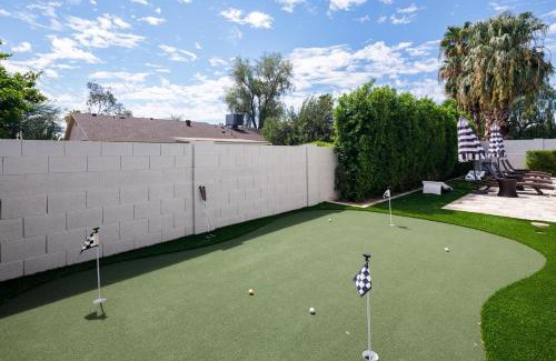 Scottsdale Vista House | Luxe- Zephyr -Pool - Putting Green - Tons of Games
