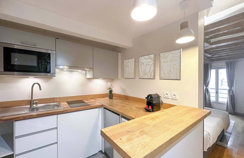 6th Arrondissement Apartment | Luxembourg Garden Authentic studio with lift for 2