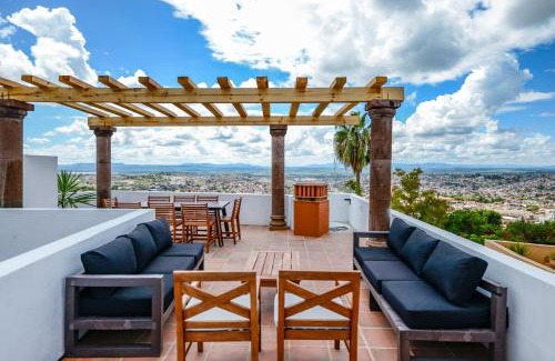 Zona Centro House | LUXO Casa en San Miguel de Allende Centro con Vistas Panorámicas