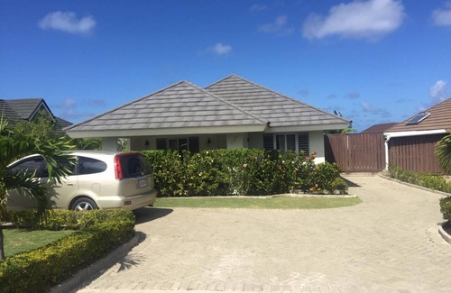 St. Ann's Bay House | Luxor Villa. Great location near major attractions in Ocho Rios!