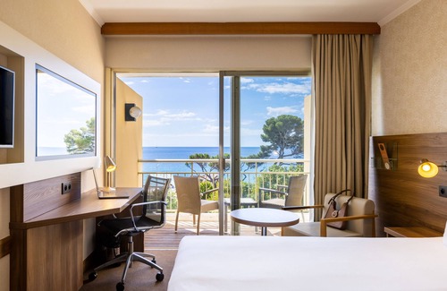 La Croix des Gardes Hotel | Luxotel Cannes