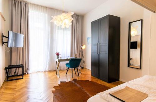 Bad Nauheim Hotel | Luxstay Bad Nauheim - Self-Check-In