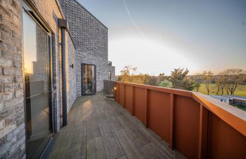 Barnhill Apartment | Luxuary 2BR Apt Sleeps 9, Wembley and Park Views