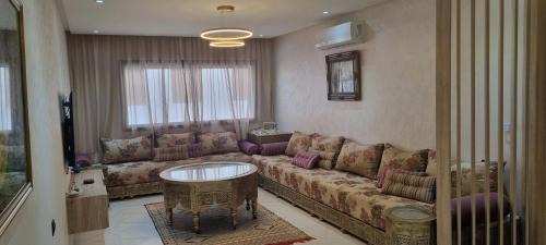 Harhoura Apartment | Luxueux Appartement Familial à Harhoura, Rabat Piscine & Plage à pied