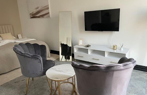 Berliner Vorstadt Apartment | Luxuriöses Studio mit privatem Zugang zum See
