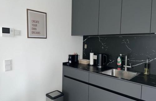 Berliner Vorstadt Apartment | Luxuriöses Studio mit privatem Zugang zum See