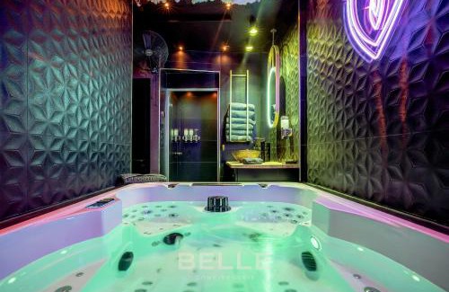 Le Cannet Apartment | Luxuria - Jacuzzi et Hammam
