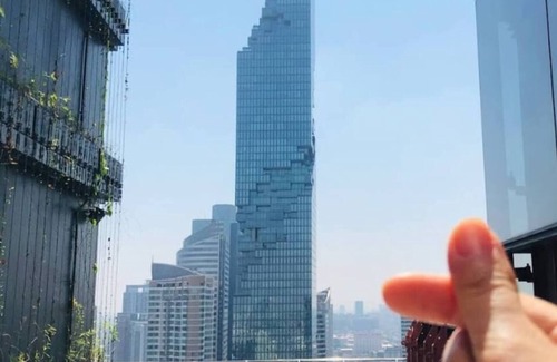 Silom Condo | Luxurious Modern Retreat in the Heart of Silom