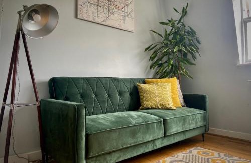West Kensington Apartment | Luxurious 1-Bedroom Apartment in Kensington