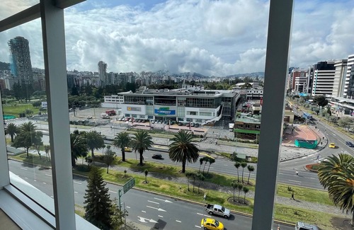 La Carolina Apartment | Luxurious 1-bedroom Condo in Iconic City Building at La Carolina, Quito