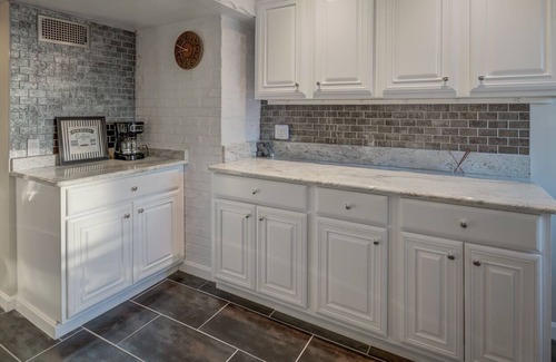 Franconia House | Luxurious 1 BR with private Bathroom in a house