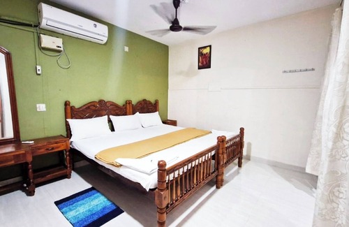 Varkala Bed & Breakfast | Luxurious 1 double Bed BnB 7