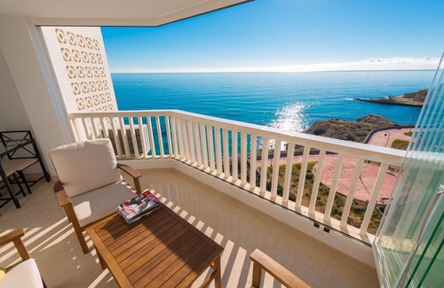 Coveta Fuma Apartment | Luxurious 1st Line Top-floor Apartment With Direct Sea Access