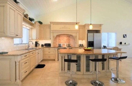 Bodden Town House | Luxurious 2 Bdr Beachfront Villa - Coral Beach House - Excellent Cayman value!