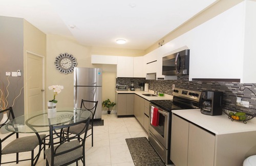 Eden Gardens Apartment | Luxurious 2 bed 2 bath in Kingston city center