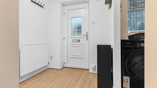 Barnt Green House | Luxurious 2-Bed Home Near NEC & Airport Ideal for Business or Family Stays