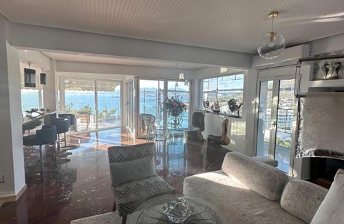 Saronida Apartment | Luxurious 2-Bed Seaside Apartment in Saronida
