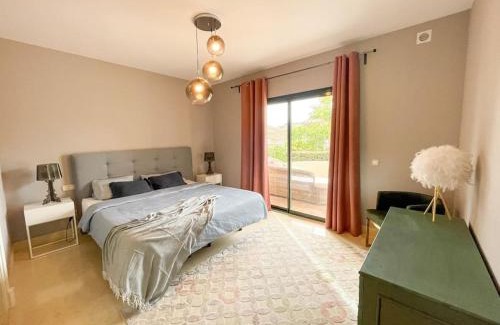 Benahavis Apartment | Luxurious 2 bedroom apartment with Spa facilities