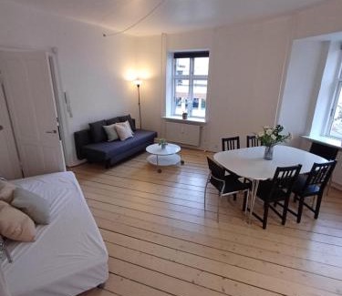 Aalborg Apartment | Luxurious 2 bedroom apartment near Jomfru Ane Gade
