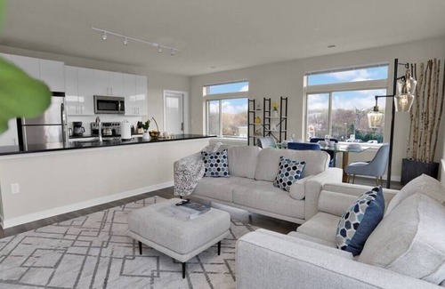 Fairfax Apartment | Luxurious 2 Bedroom in Fairfax Free Parking