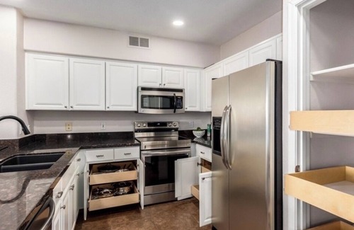 North Scottsdale Condo | Luxurious 2 bedroom condo in the heart of North Scottsdale with garage parking+1