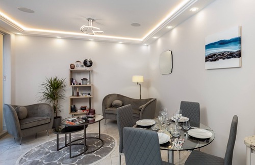 Golders Green Apartment | Luxurious 2 King-size bed flat + Patio