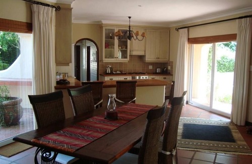 Somerset West Apartment | Luxurious 250 sqm apartment in a quiet location