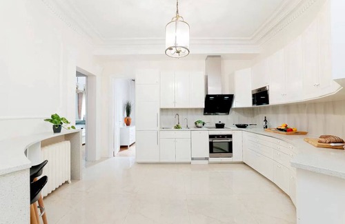 Chaussee-d'Antin Apartment | Luxurious 250m² 7BR at Galeries Lafayette - Rare