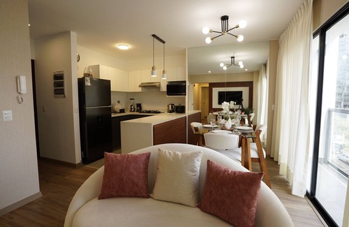 Leuro Apartment | Luxurious 2BR loft with balcony in Miraflores