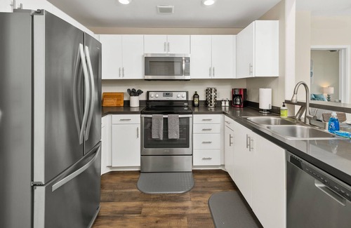 Carmel Valley Apartment | Luxurious 2BR Suite! Gym l Parking l Spa l Pool