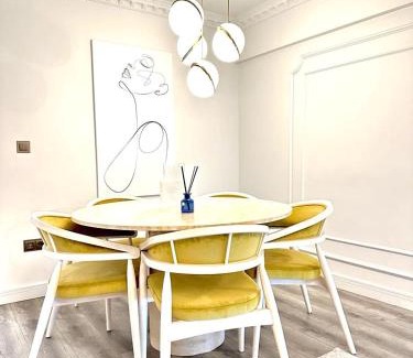 Osmanbey Apartment | Luxurious 3 BD/R Flat in the Heart of Nişantaşı