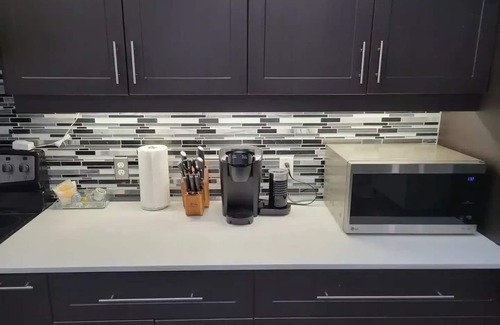 White Oaks House | Luxurious 3 Bed, 2 Bath Home with Heated pool.