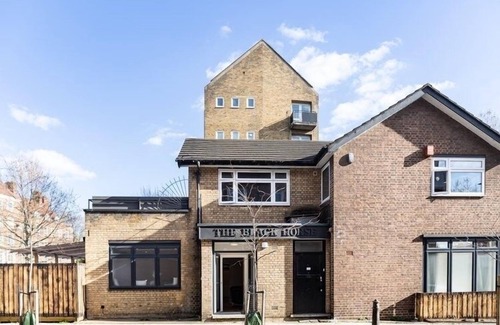 Elephant and Castle Apartment | Luxurious 3 bed Apartment in Southwark